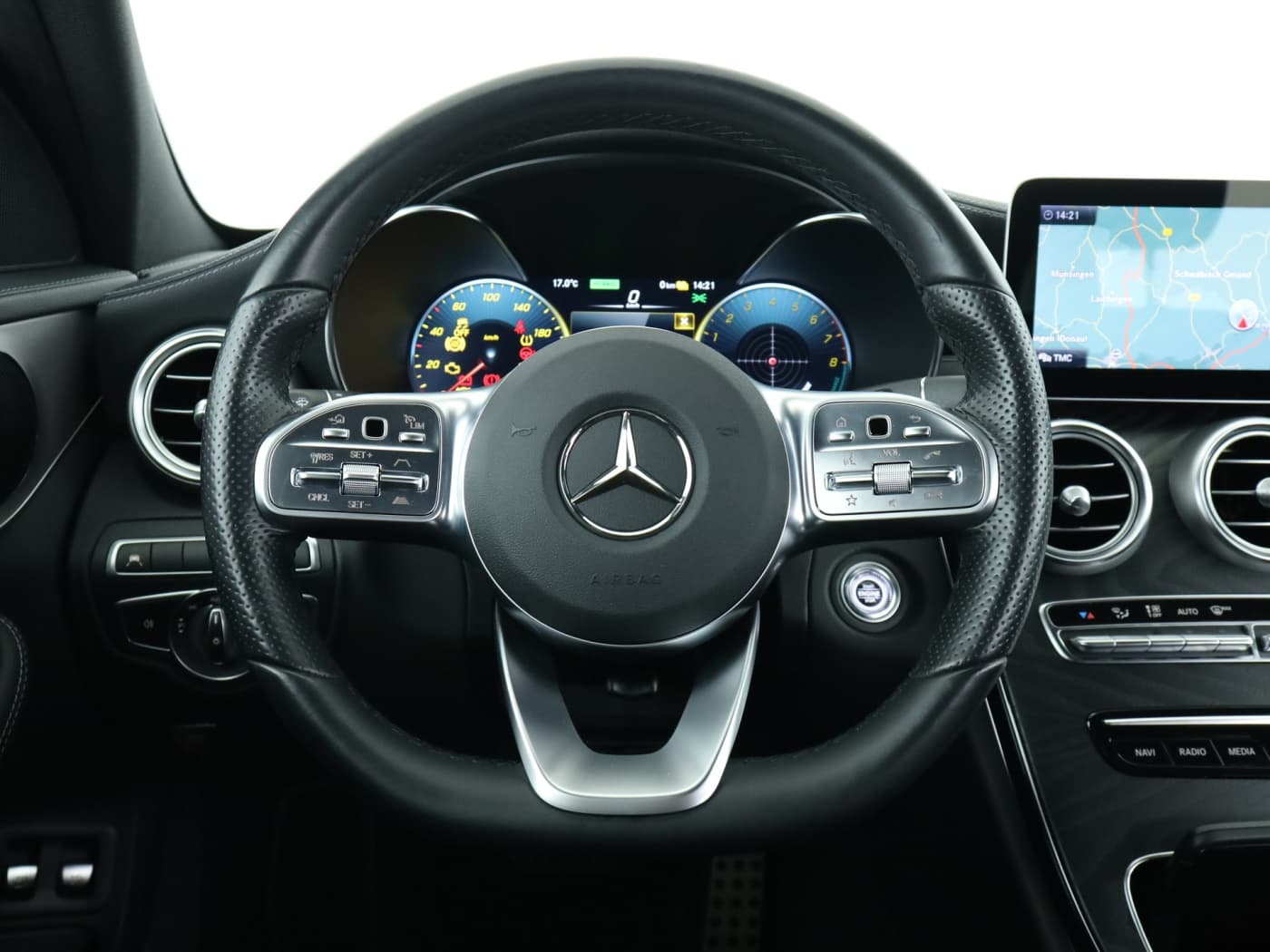 Mercedes-Benz C 300 e T Bild 11