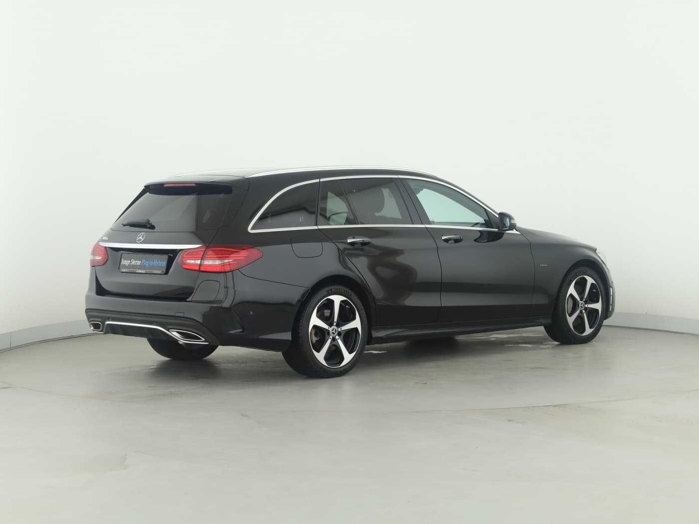 Mercedes-Benz C 300 e T Bild 6