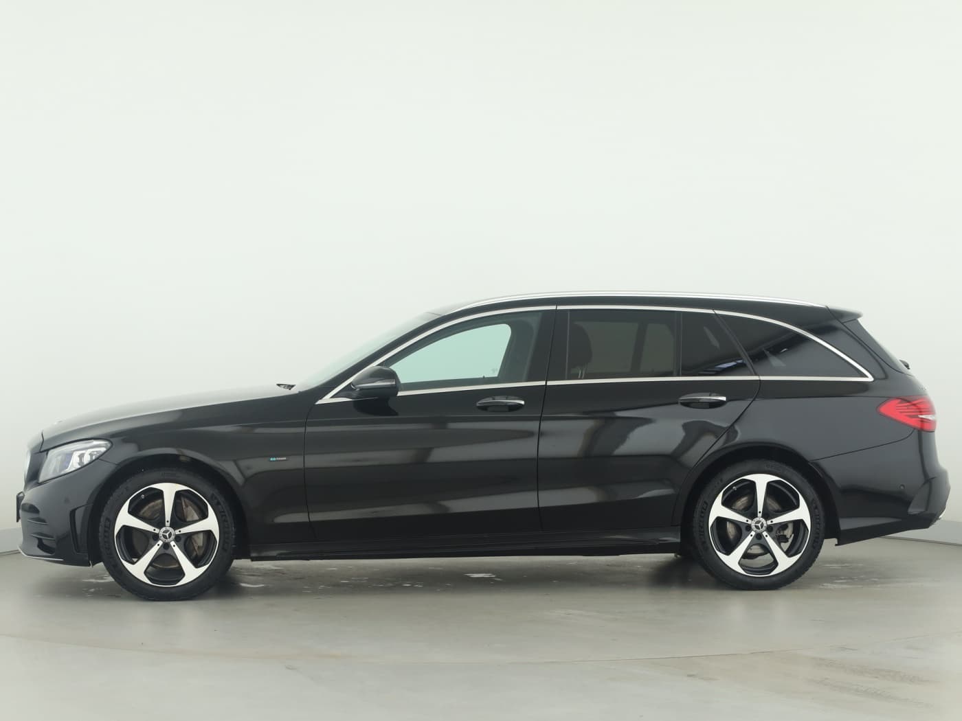 Mercedes-Benz C 300 e T Bild 7