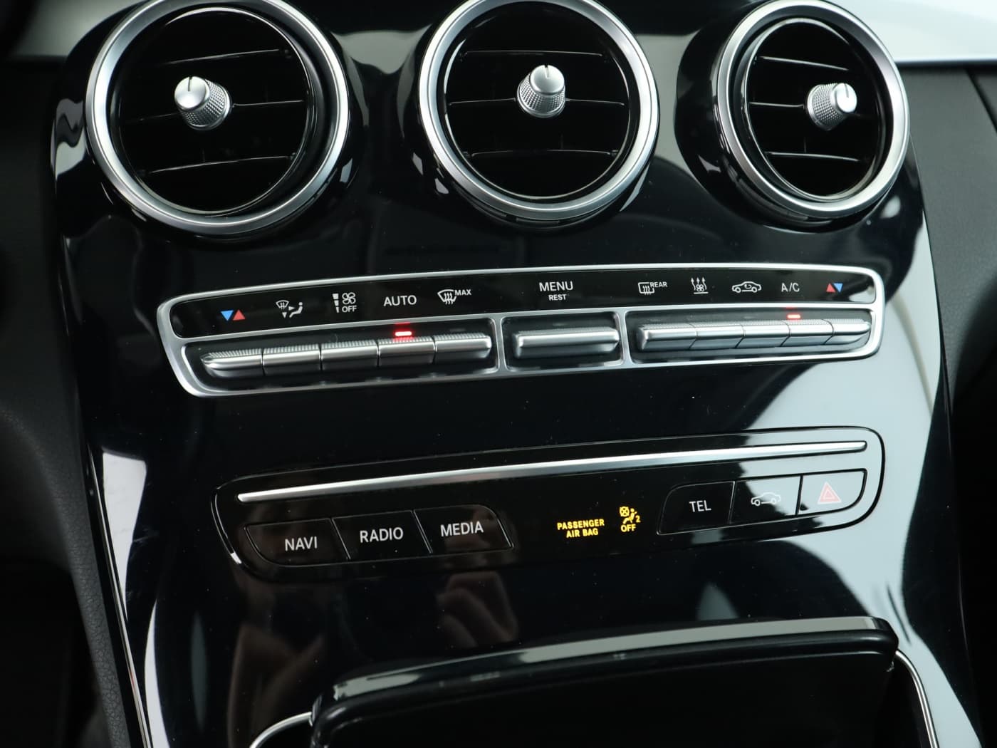 Mercedes-Benz C 300 e T Bild 14