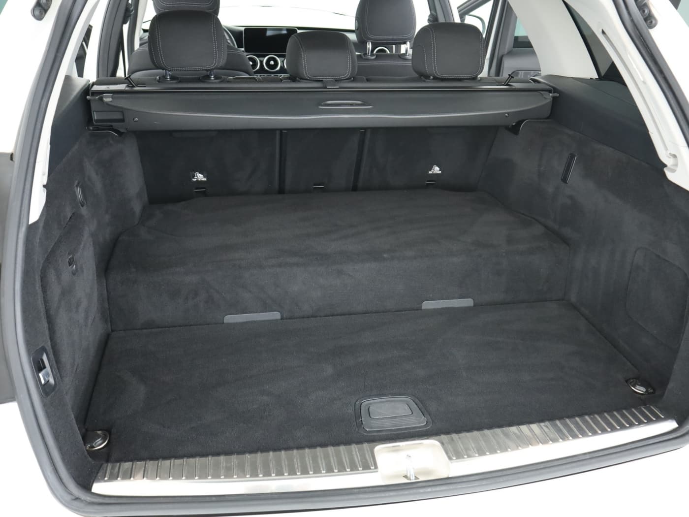 Mercedes-Benz C 300 e T Bild 22