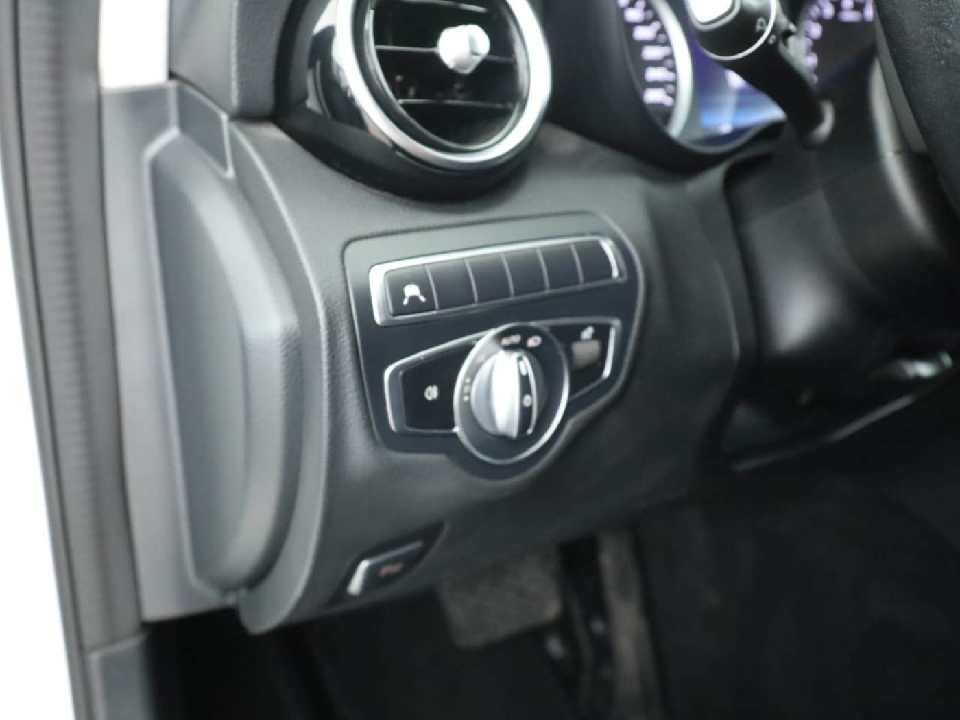 Mercedes-Benz C 300 e T Bild 24