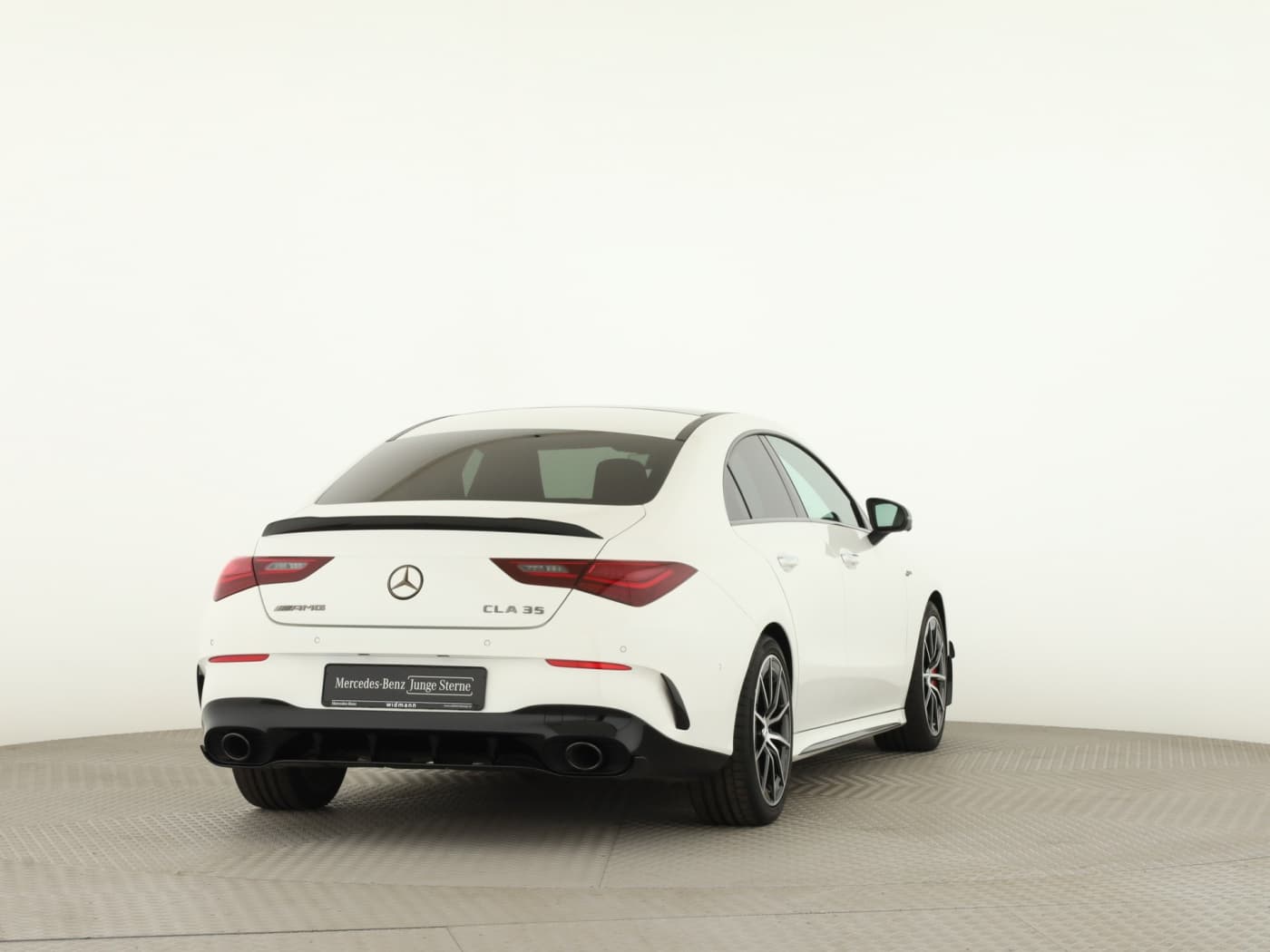 Mercedes-Benz CLA 35 AMG 4M Bild 2
