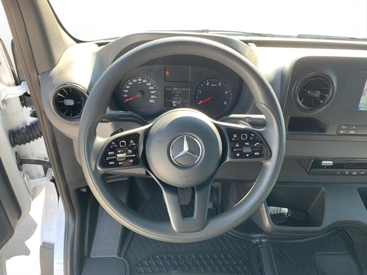 Mercedes-Benz Sprinter 317 CDI Kasten Hochdach Standard Bild 10
