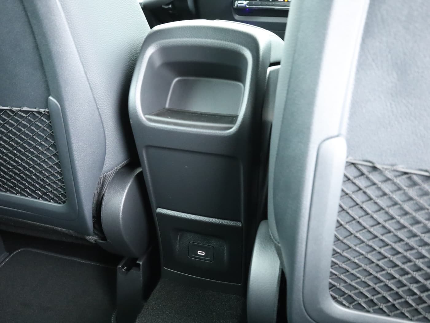 Mercedes-Benz B 180 Bild 23