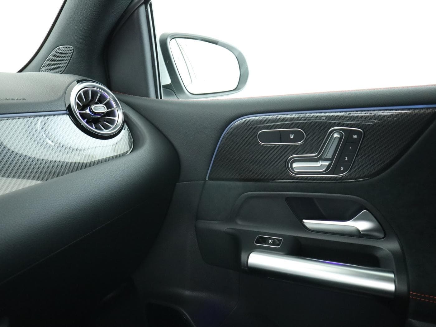 Mercedes-Benz B 220 d Bild 16