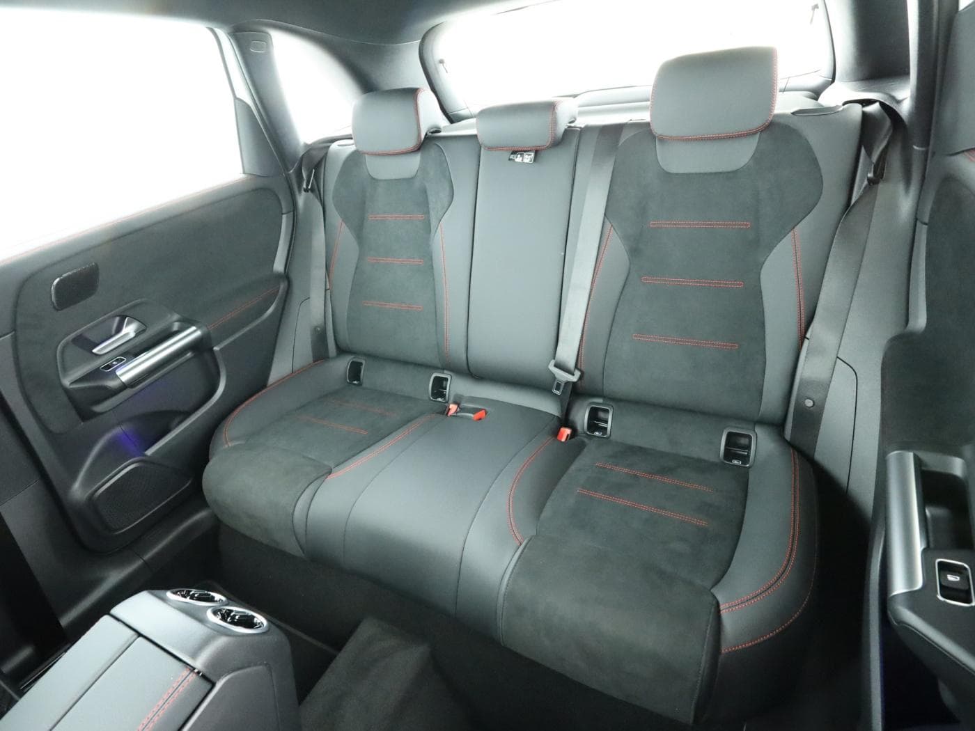 Mercedes-Benz B 220 d Bild 18