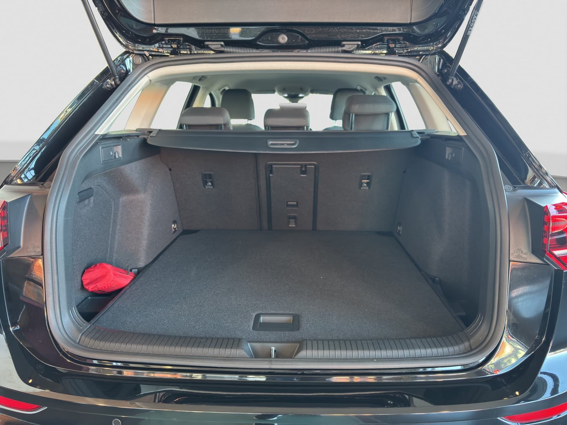 Volkswagen Golf Variant 1.5 TSI 115 PS NAVI ACC Bild 16