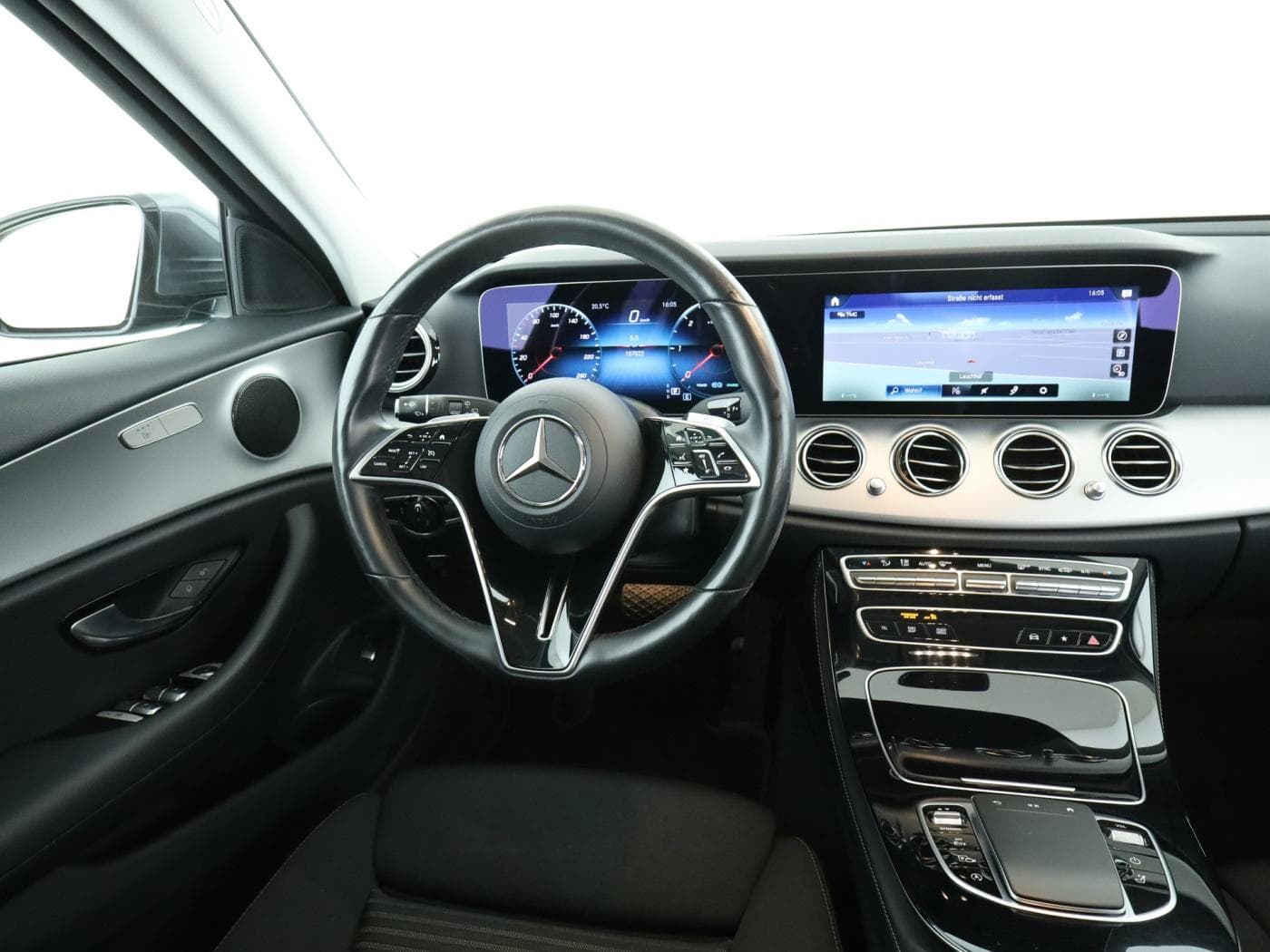 Mercedes-Benz E 220 d T Bild 10