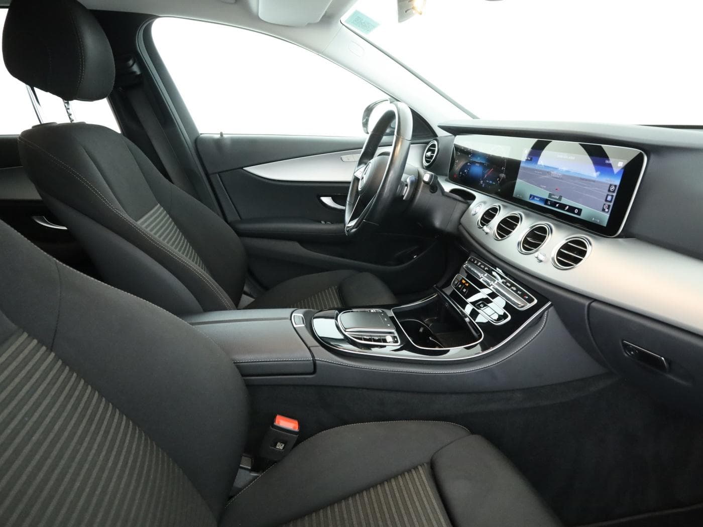 Mercedes-Benz E 220 d T Bild 17