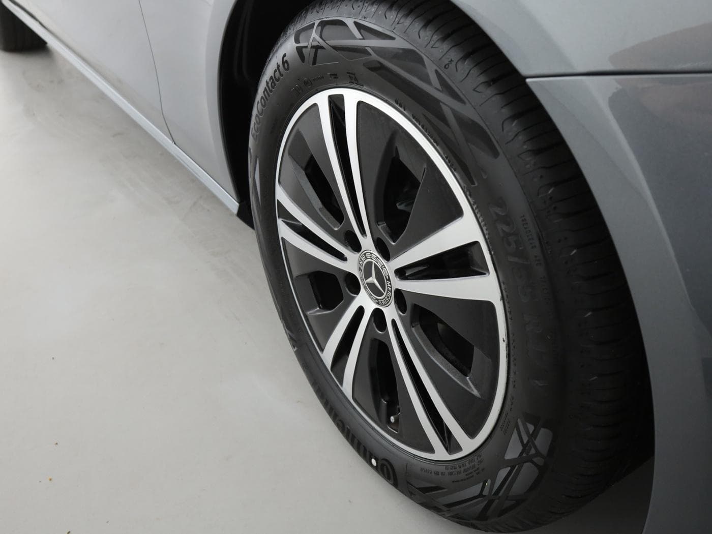 Mercedes-Benz E 220 d T Bild 21