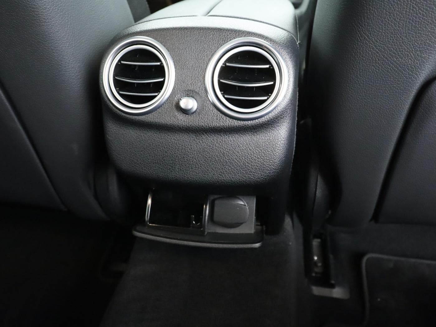 Mercedes-Benz E 220 d T Bild 23