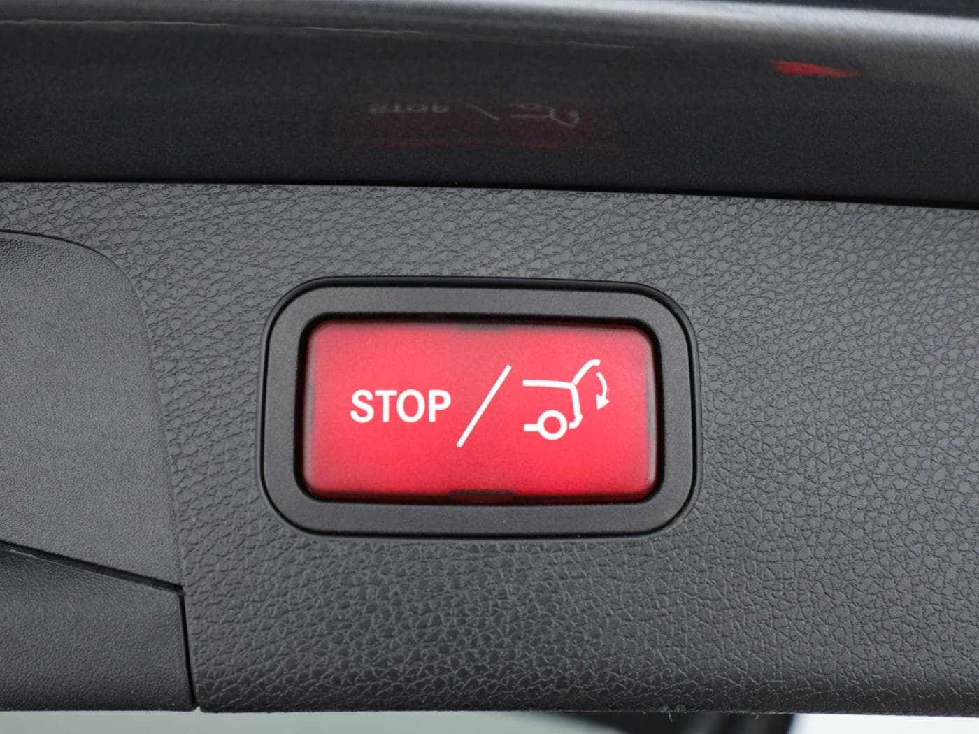 Mercedes-Benz E 220 d T Bild 24