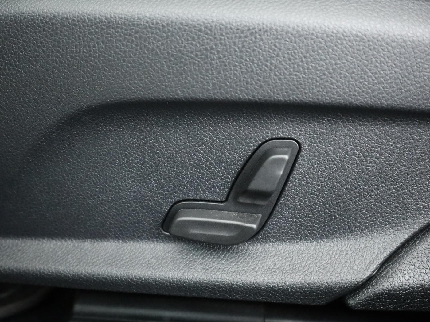 Mercedes-Benz E 220 d T Bild 25