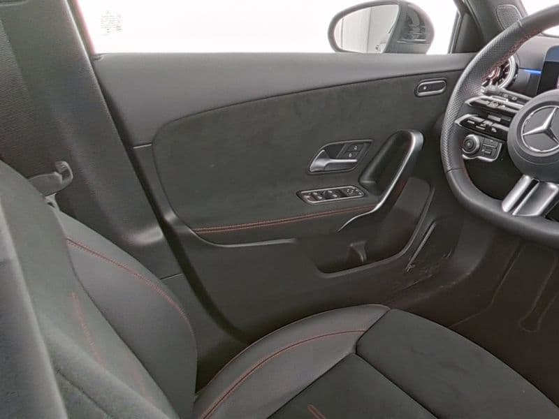Mercedes-Benz A 180 Bild 9