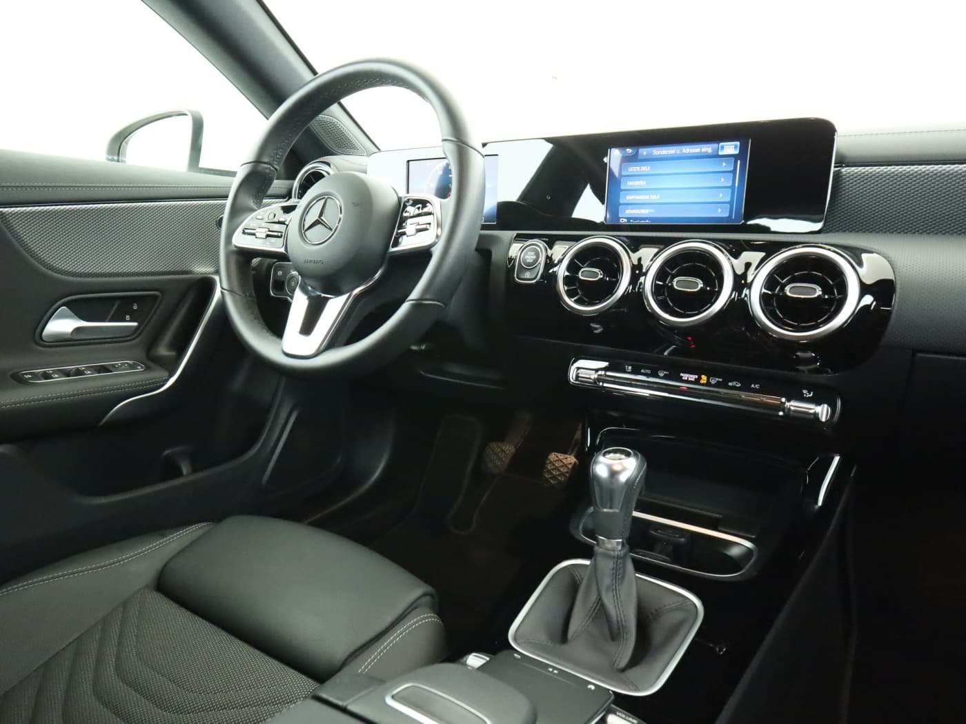 Mercedes-Benz CLA 200 SB Bild 10
