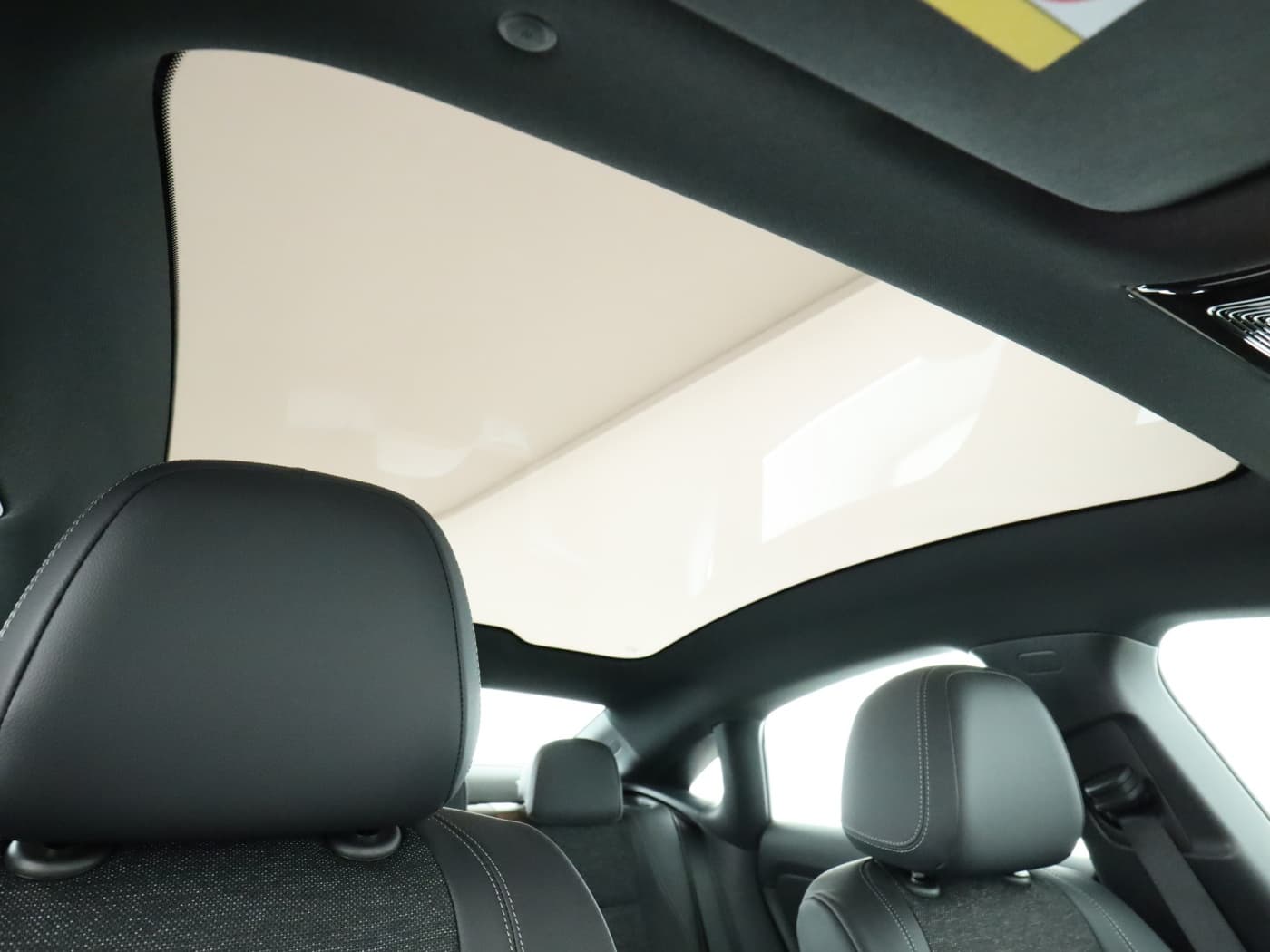 Mercedes-Benz CLA 180 Bild 21