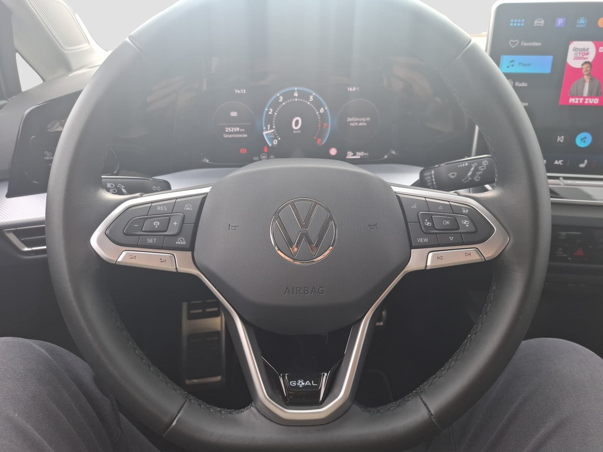 Volkswagen Golf GOAL 1.5 115 PS AHK NAVI ACC LED Bild 10