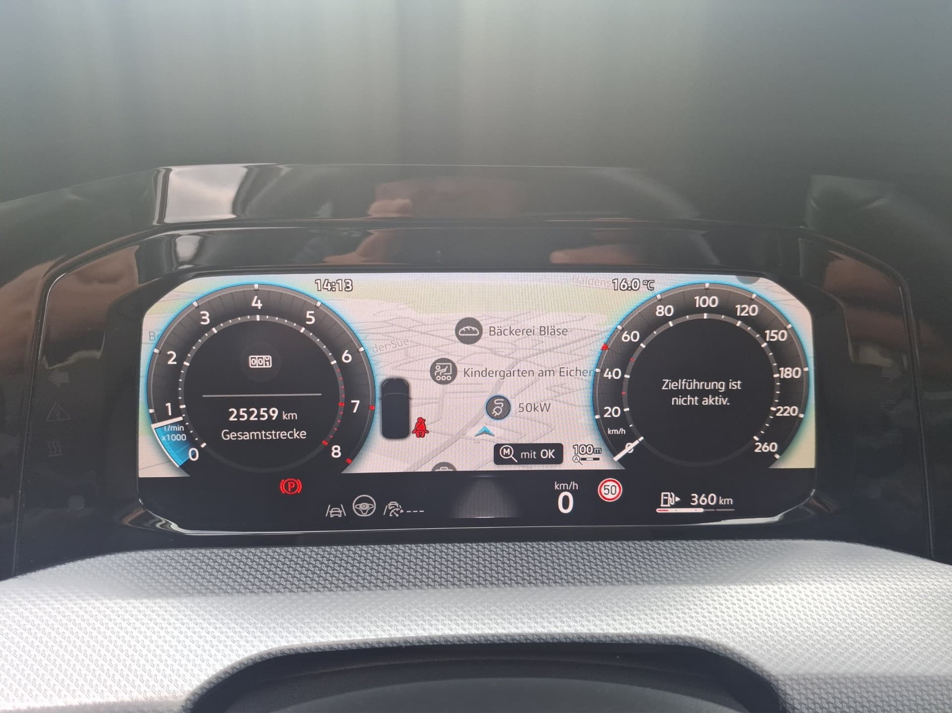 Volkswagen Golf GOAL 1.5 115 PS AHK NAVI ACC LED Bild 11