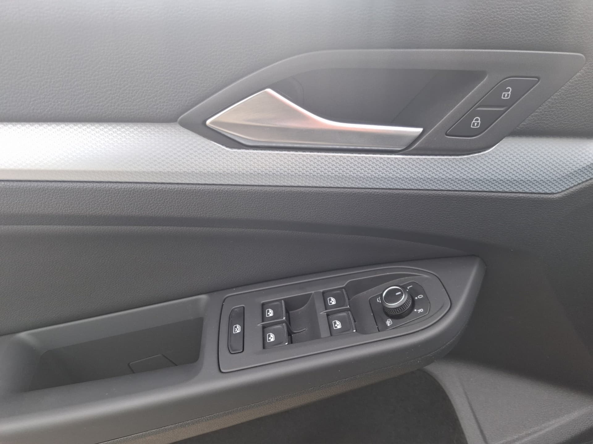 Volkswagen Golf GOAL 1.5 115 PS AHK NAVI ACC LED Bild 16