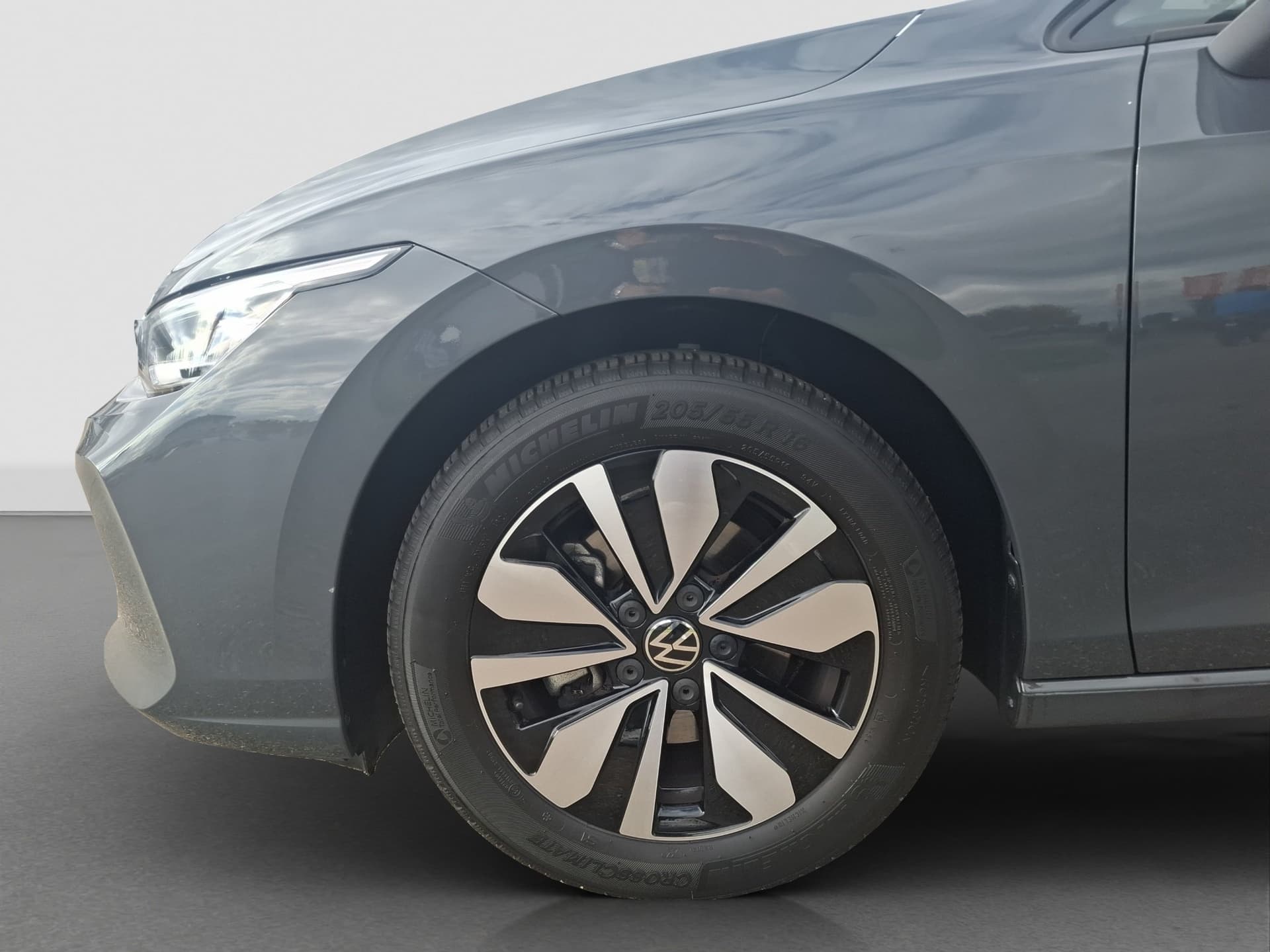 Volkswagen Golf GOAL 1.5 115 PS AHK NAVI ACC LED Bild 18