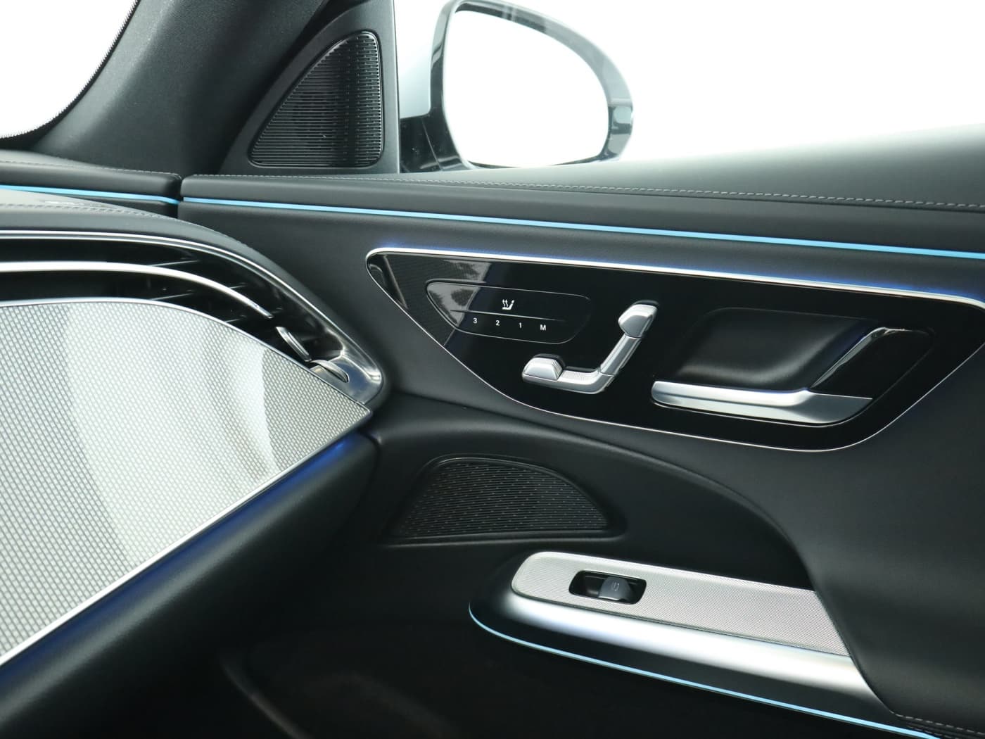 Mercedes-Benz E 220 d T Bild 16