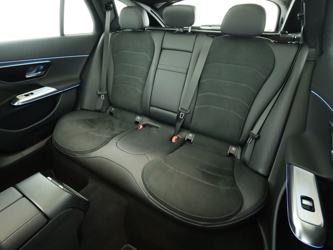 Mercedes-Benz E 220 d T Bild 18