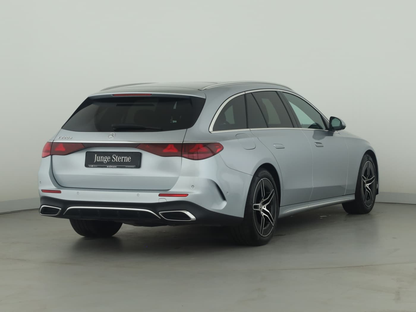 Mercedes-Benz E 220 d T Bild 2
