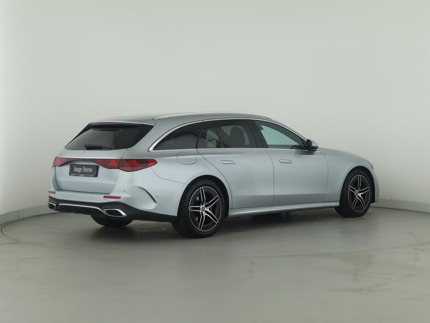 Mercedes-Benz E 220 d T Bild 6