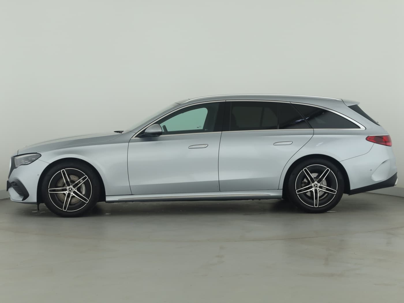 Mercedes-Benz E 220 d T Bild 7
