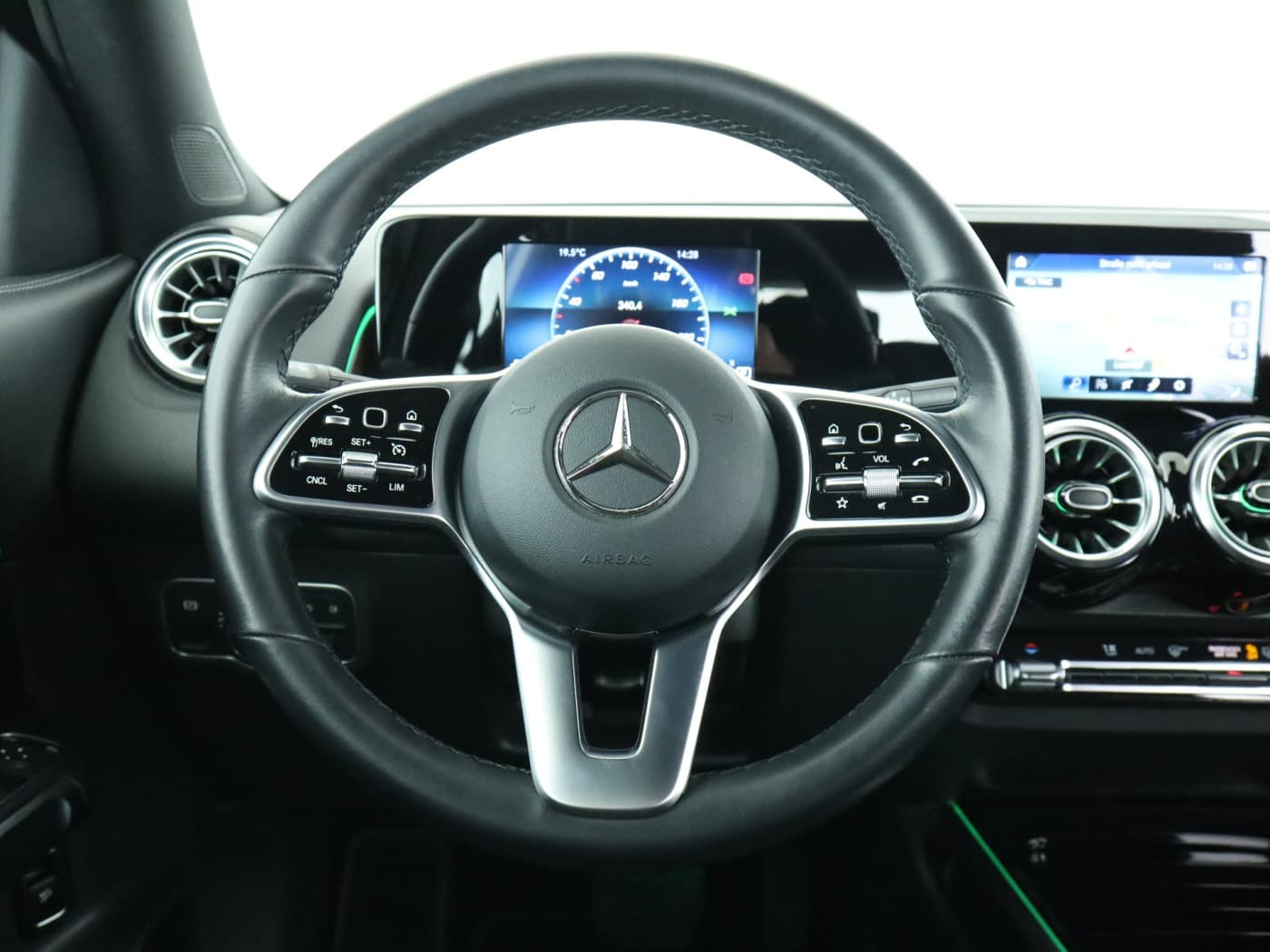 Mercedes-Benz GLB 220 d Bild 11