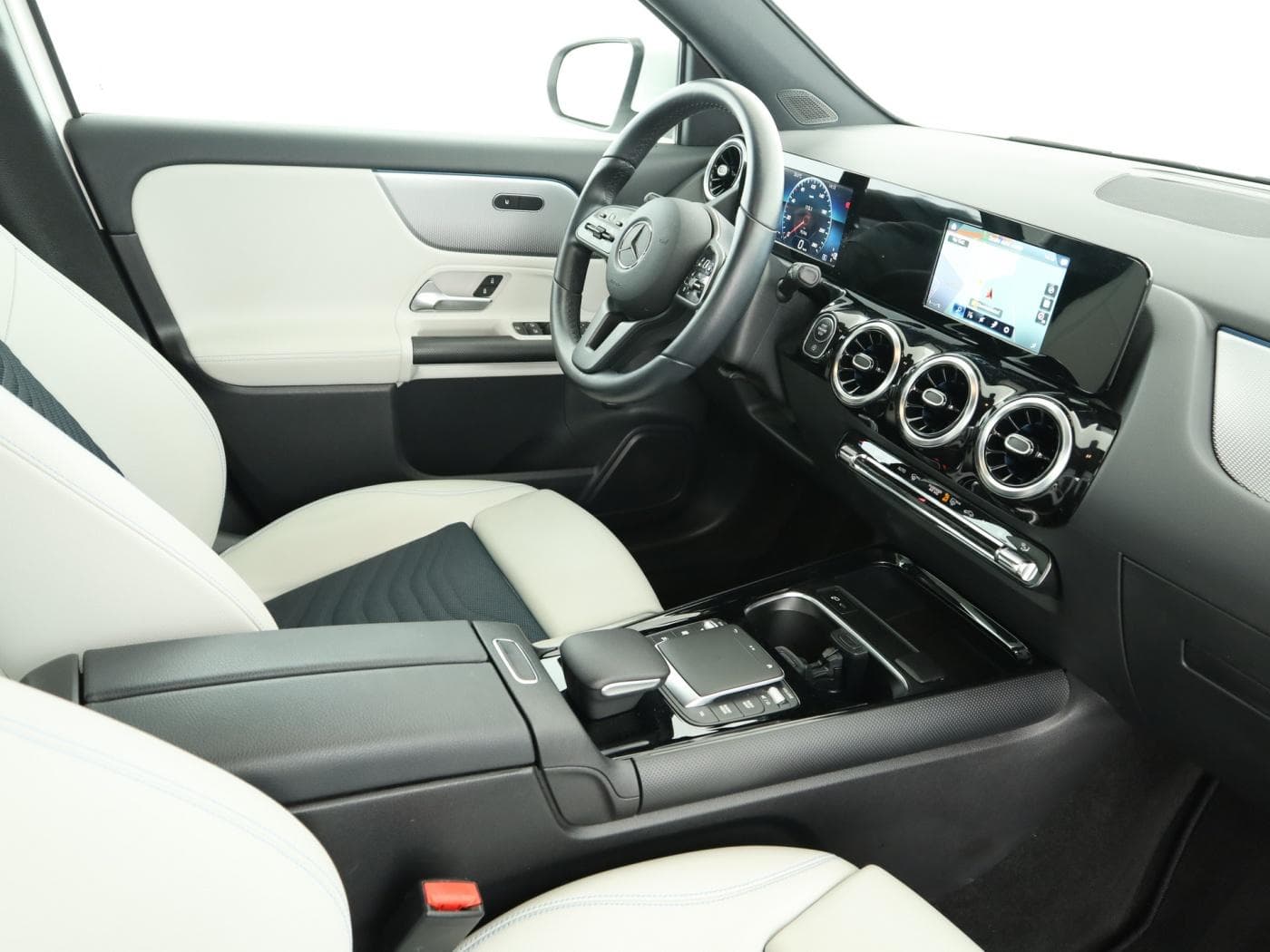 Mercedes-Benz GLA 200 d 4M Bild 17