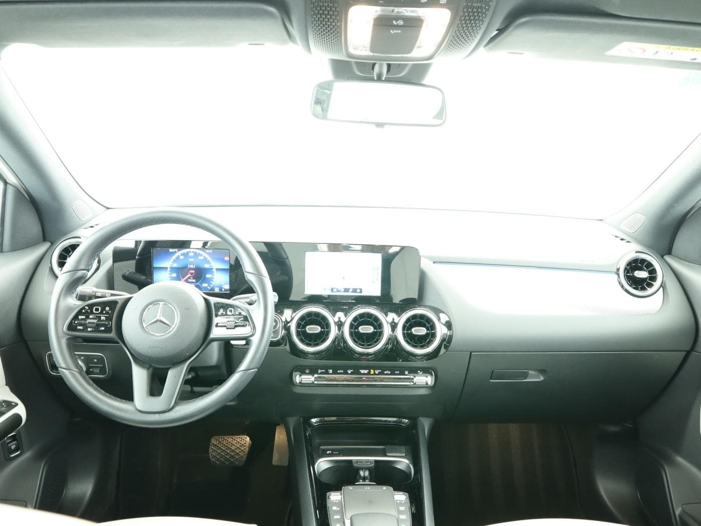 Mercedes-Benz GLA 200 d 4M Bild 19