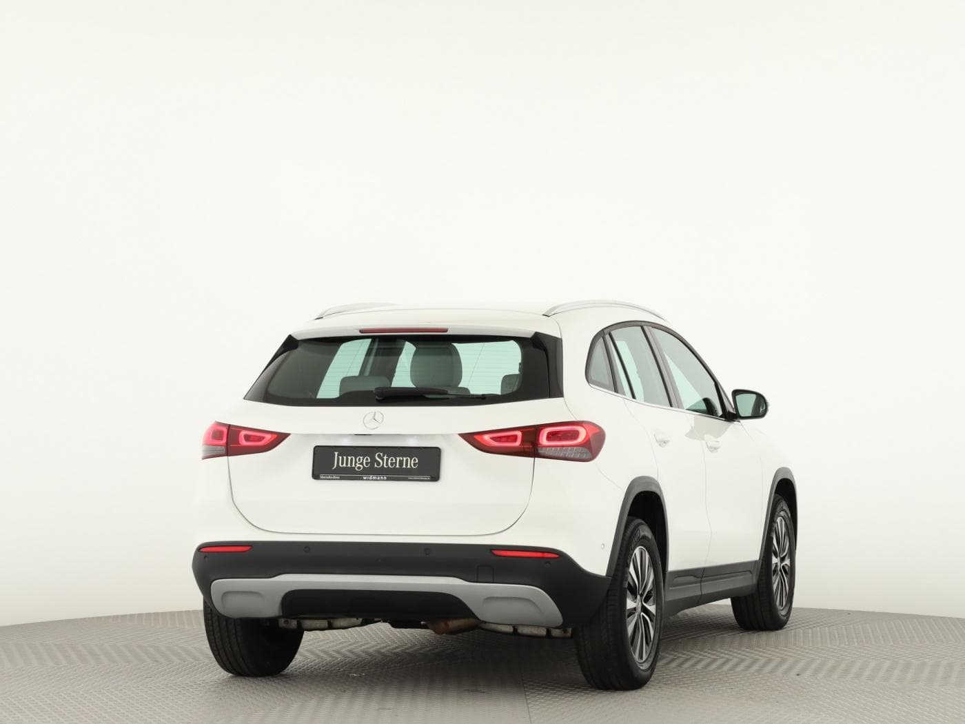 Mercedes-Benz GLA 200 d 4M Bild 2