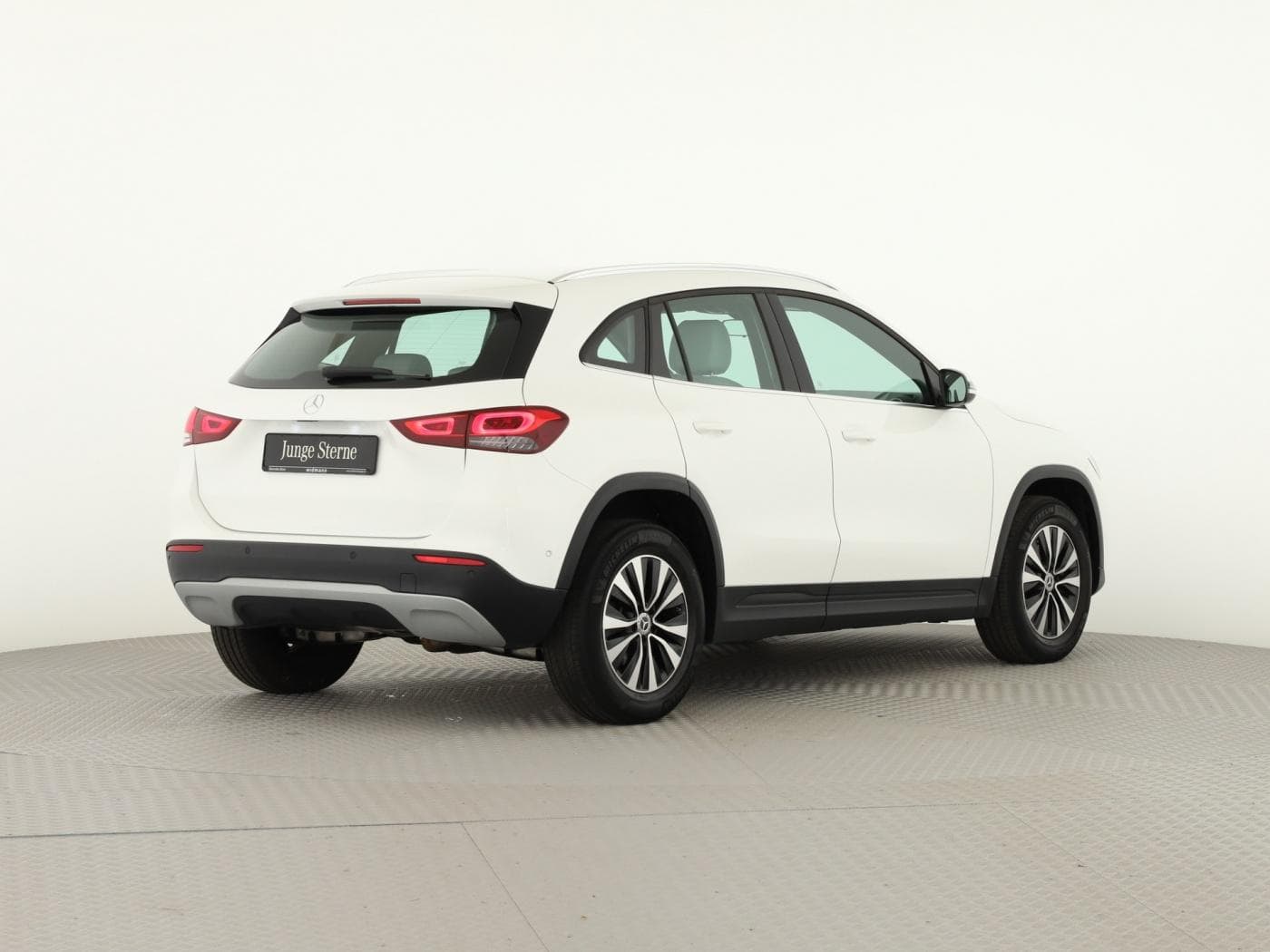 Mercedes-Benz GLA 200 d 4M Bild 6