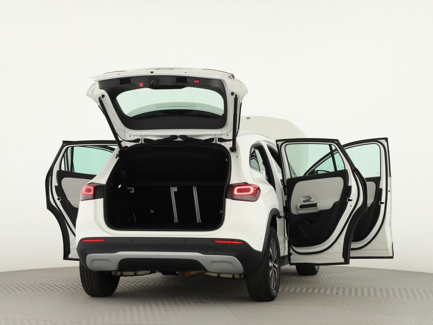 Mercedes-Benz GLA 200 d 4M Bild 9