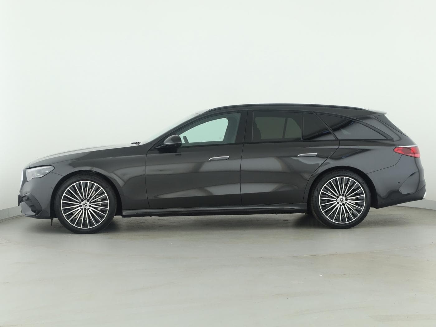 Mercedes-Benz E 450 4MATIC T-Modell Bild 7