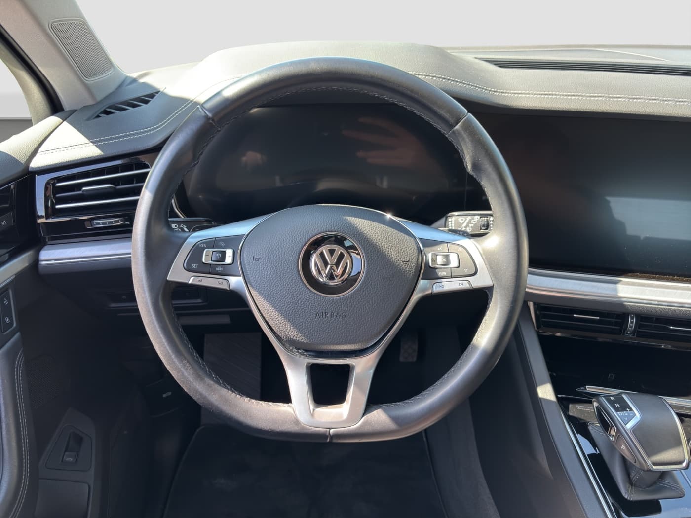 Volkswagen Touareg 3.0 V6 TDI Elegance Bild 10