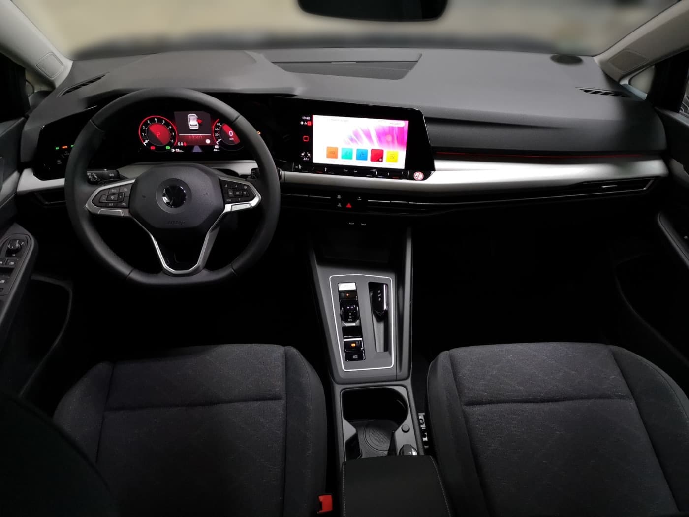 Volkswagen Golf Life 1.0 l eTSI OPF 81 kW (110 PS) 7-Gang-Doppelkupplungsgetriebe DSG Bild 11