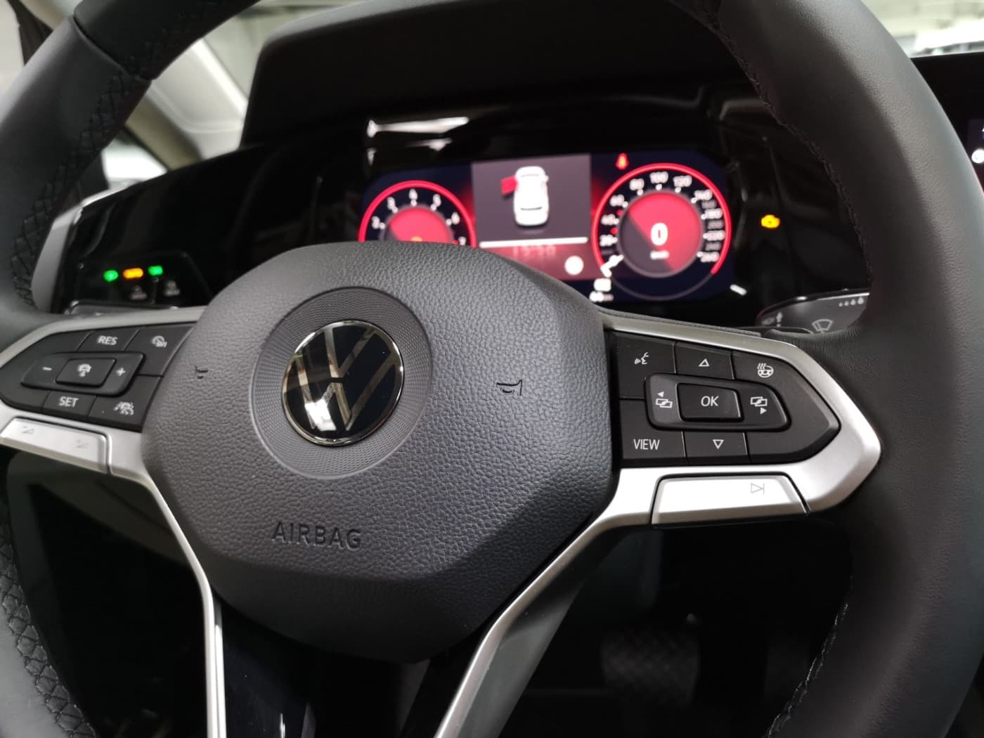 Volkswagen Golf Life 1.0 l eTSI OPF 81 kW (110 PS) 7-Gang-Doppelkupplungsgetriebe DSG Bild 20