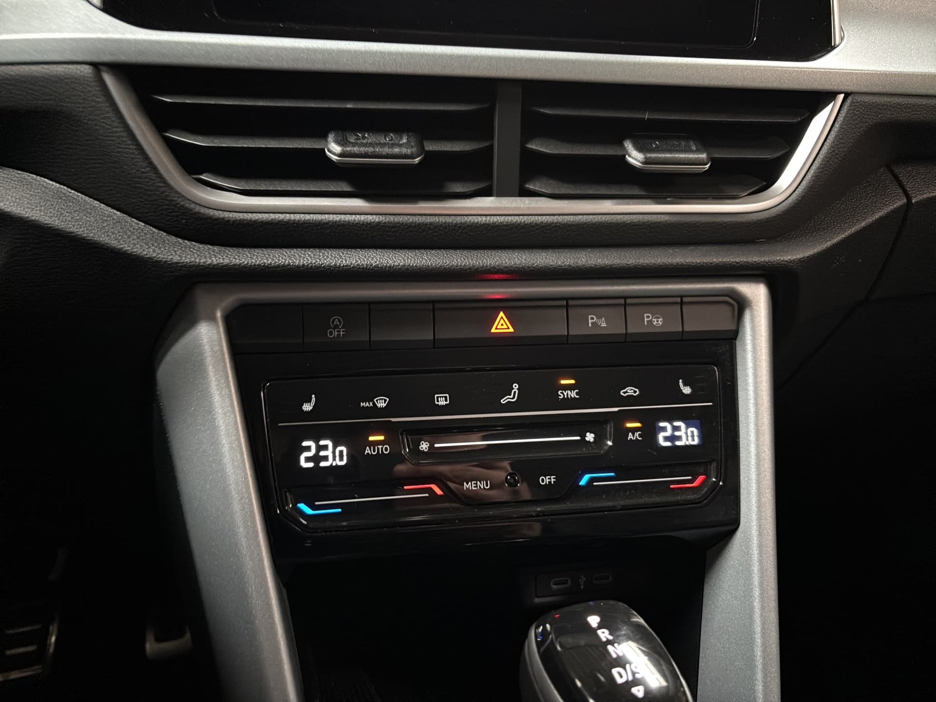 Volkswagen T-ROC GOAL 2.0 TDI 150 PS DSG AHK NAVI ACC Bild 12