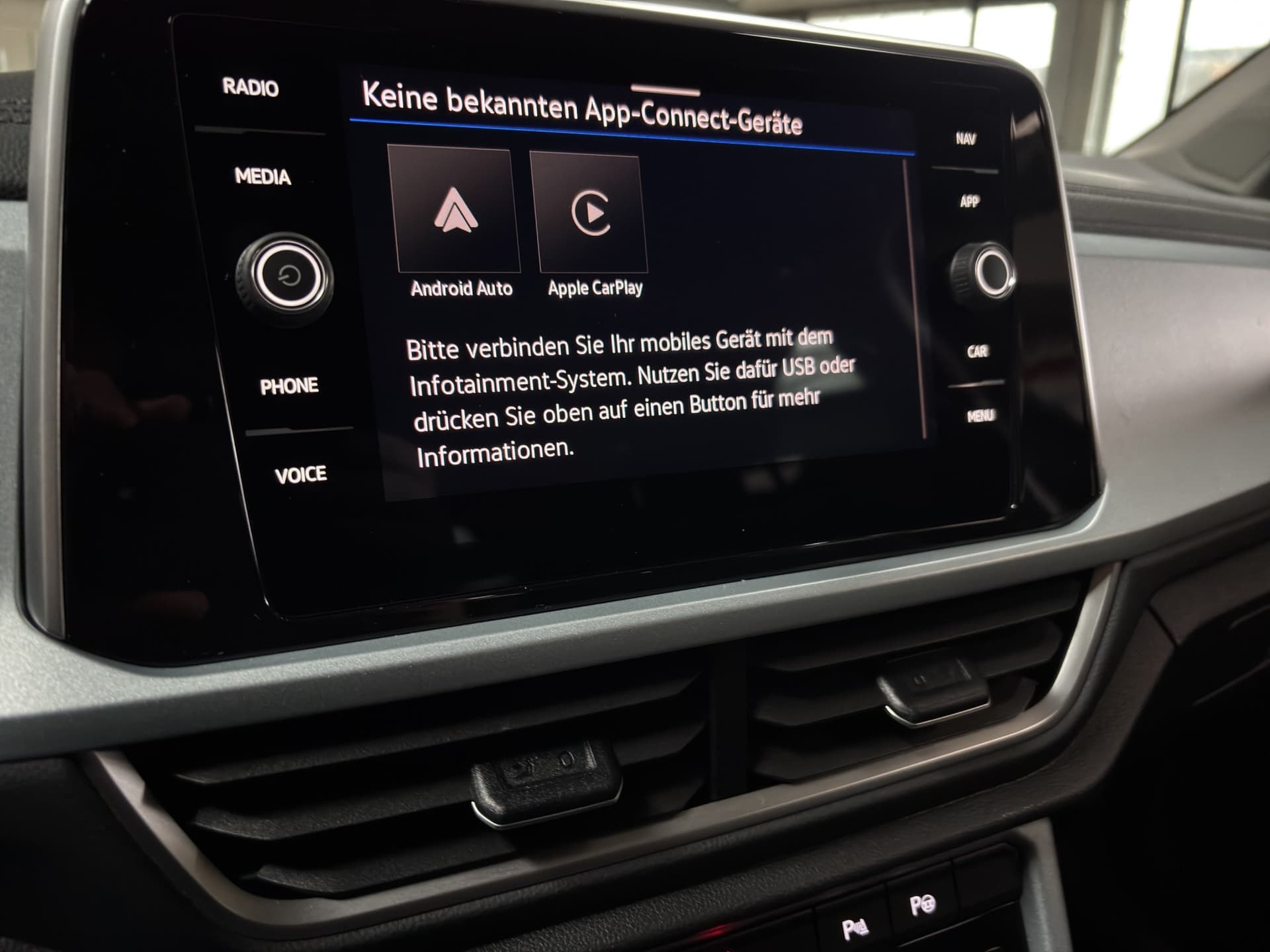 Volkswagen T-ROC GOAL 2.0 TDI 150 PS DSG AHK NAVI ACC Bild 20