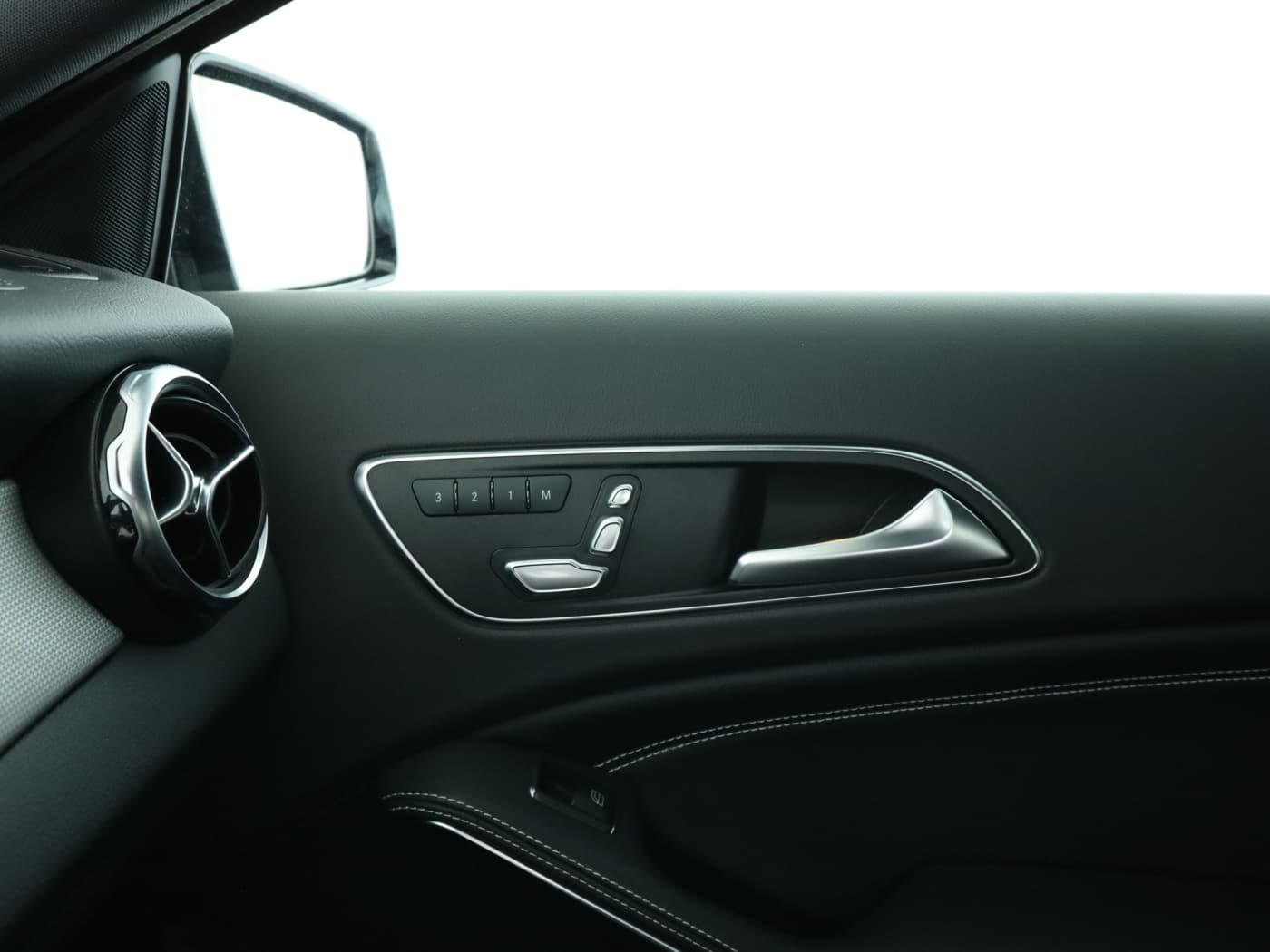 Mercedes-Benz GLA 250 Bild 16