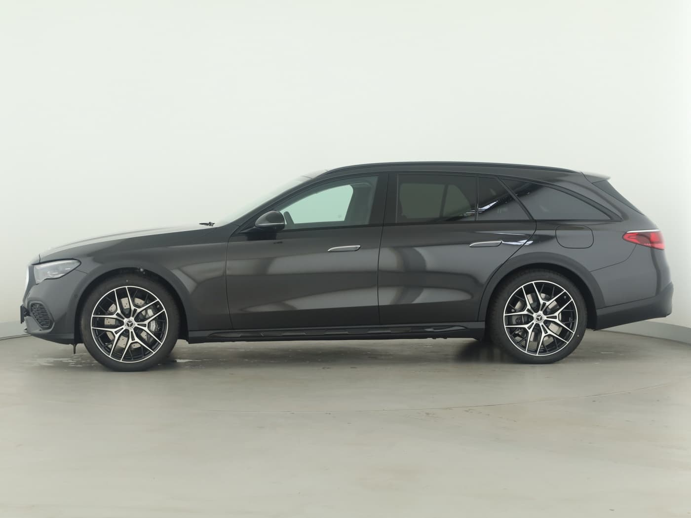 Mercedes-Benz E 300 de 4MATIC T-Modell All-Terrain mit EQ Hybrid Technologie Bild 7