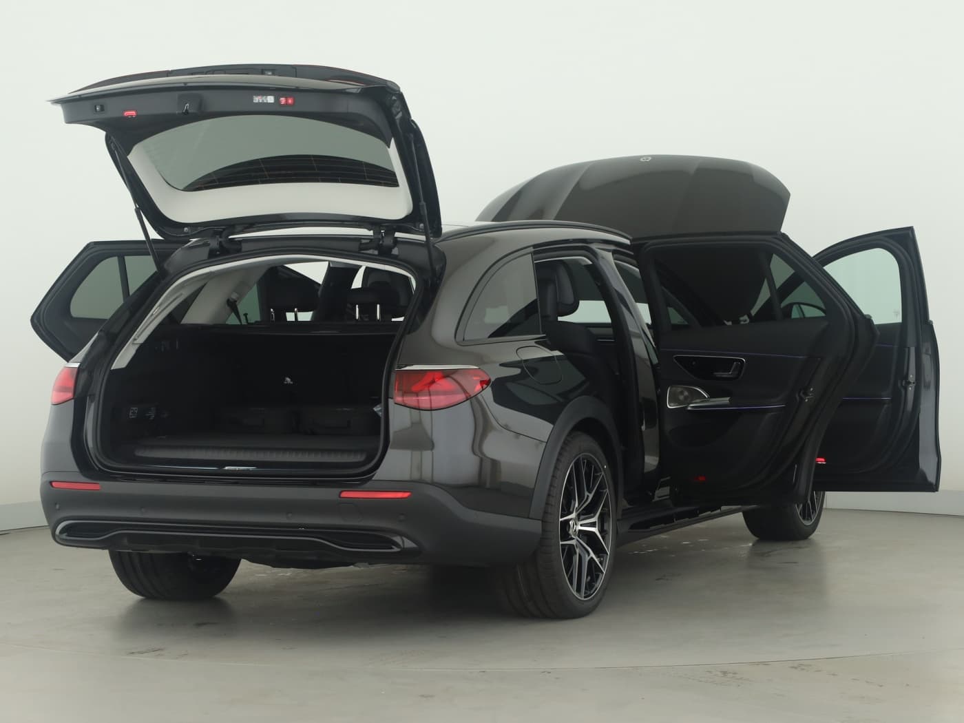 Mercedes-Benz E 300 de 4MATIC T-Modell All-Terrain mit EQ Hybrid Technologie Bild 9