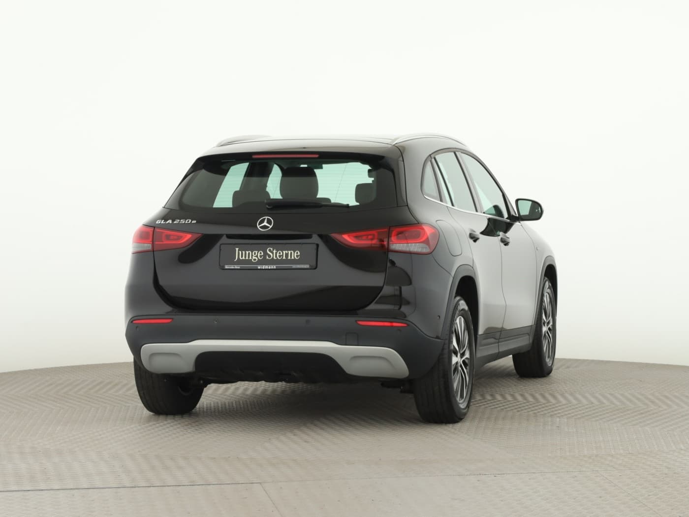 Mercedes-Benz GLA 250 e Bild 2