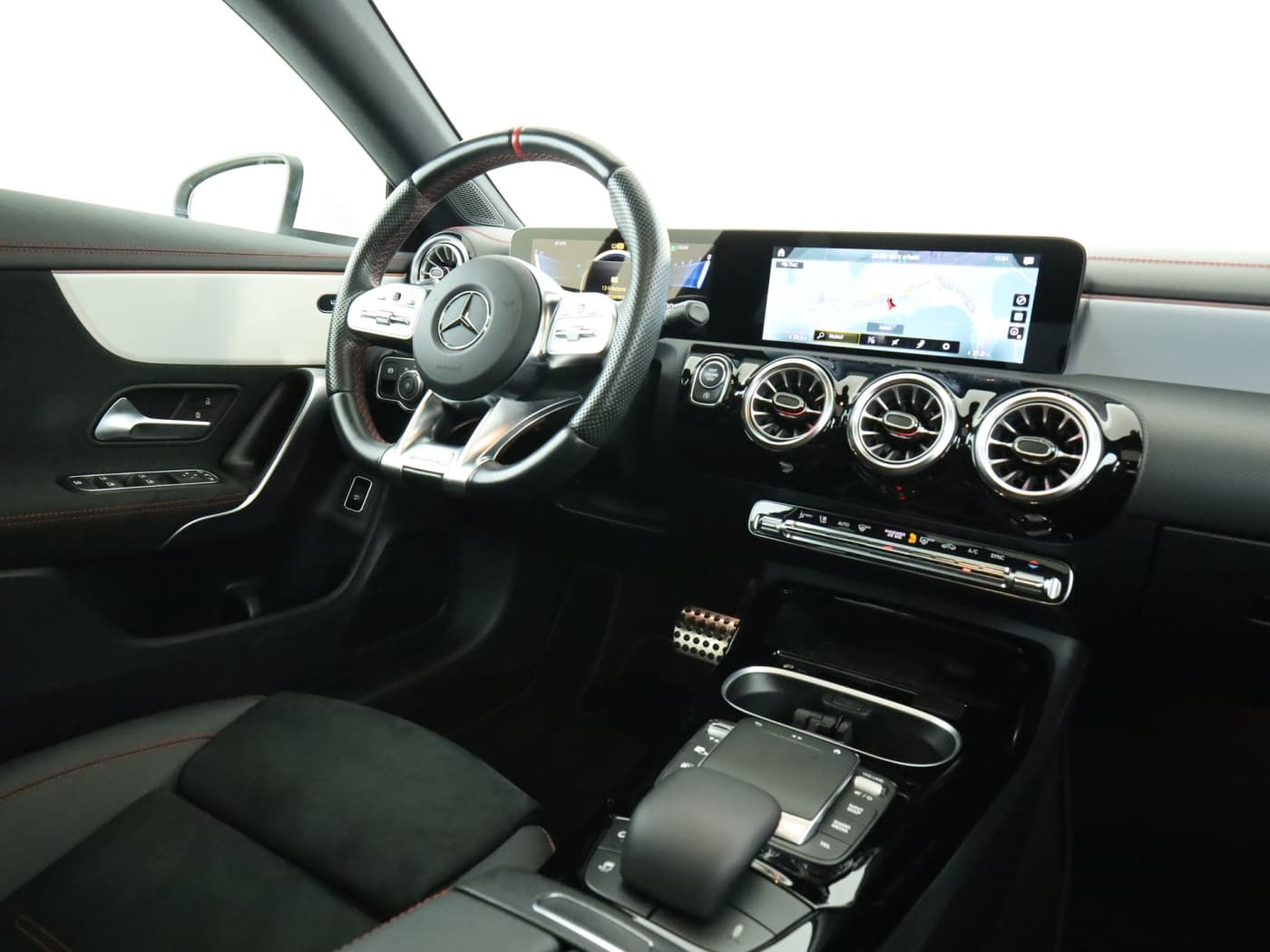 Mercedes-Benz CLA 35 AMG 4M SB Bild 10