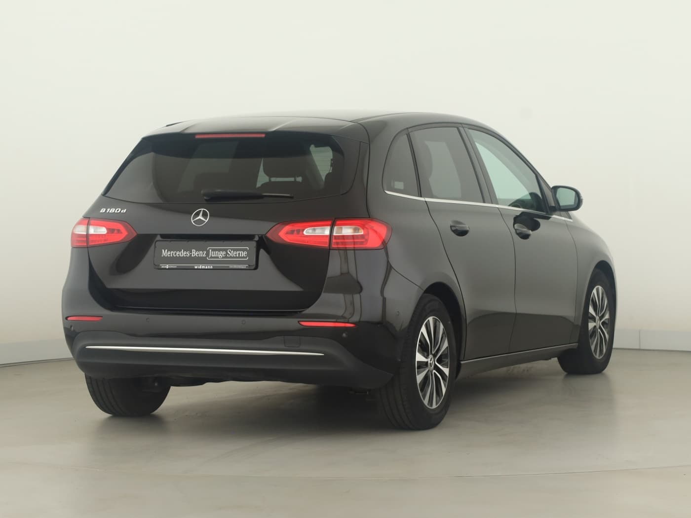 Mercedes-Benz B 180 d Bild 2