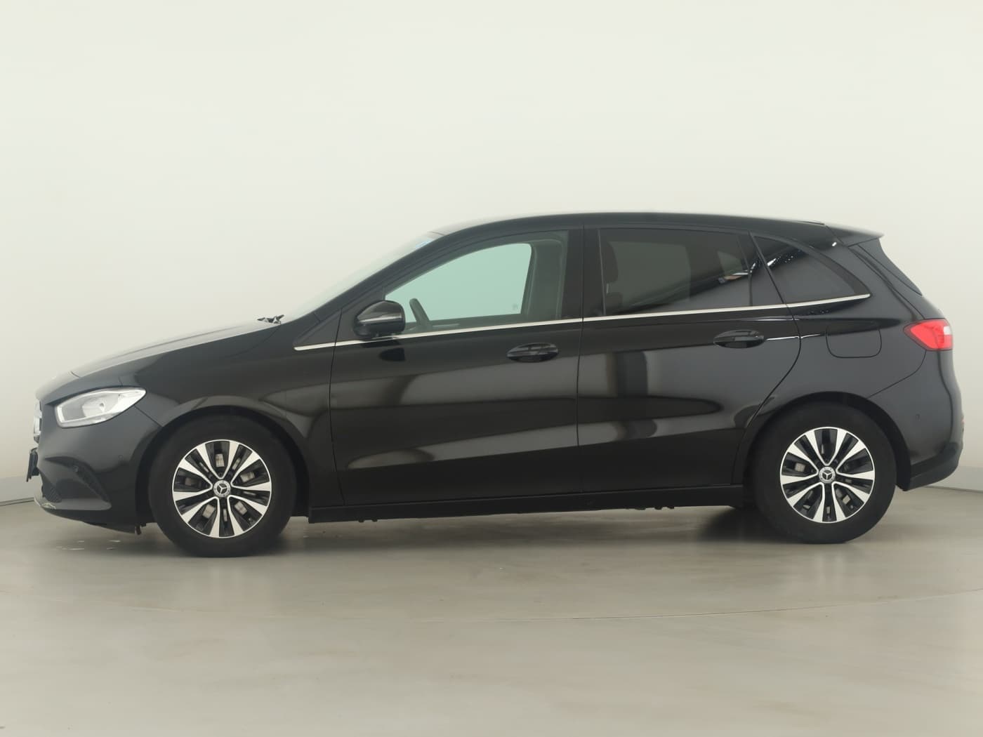 Mercedes-Benz B 180 d Bild 7