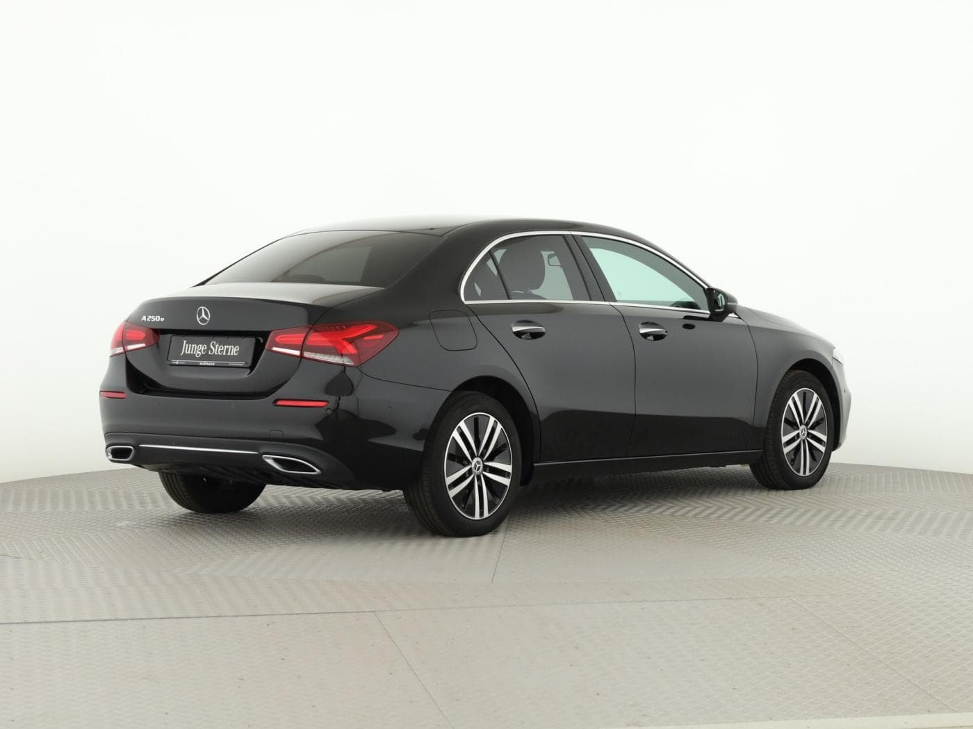 Mercedes-Benz A 250 e Lim Bild 6